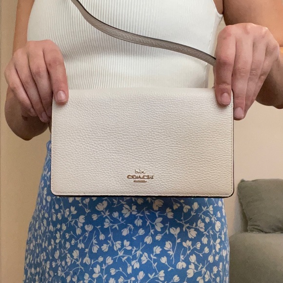 Beautiful Coach Mini Clutch/Purse/crossbody - Picture 3 of 6